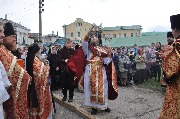 Крестный ход с чтимым образом святителя Николая вокруг стен обители
