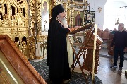 Проповедь читает игумен Вениамин 