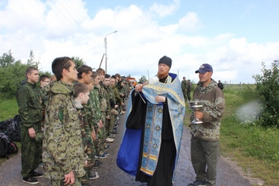 В Чебоксарах на территории аэроклуба завершил работу военно-патриотический лагерь “Синева”, организованный одноименным десантным военно-спортивным клубом. 