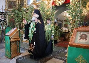 На Всенощном бдении, вечером накануне праздника