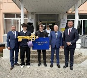 Вручение главных студенческих символов — студенческого билета и «ключа к знаниям»