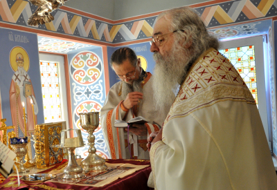 Божественная литургия в Домовом храме обители в честь святителей Гурия, Германа и Варсонофия Казанских чудотворцев.