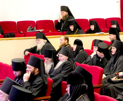 В Дивеево состоялся форум монашествующих Приволжского Федерального округа, посвященный вопросам увековечивания памяти новомучеников и исповедников