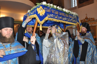 28 августа 2016 года в Свято-Троицком мужском монастыре г. Чебоксары совершили утреню с чином Погребения Пресвятой Богородицы.