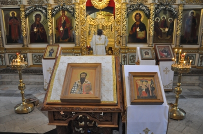 В день праздника Обрезания Господня и в день памяти святителя Василия Великого. 