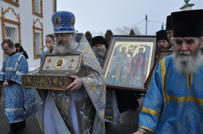 В Чебоксарах ковчег с частицей мощей святителя Луки Крымского.