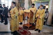 Чтение Евангелия на Божественной литургии.