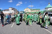 Крестный ход вокруг обители