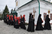 Крестный ход в женском монастыре.
