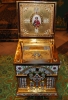 Ковчег с частицей мощей святого великомученика и целителя Пантелеимона в Свято-Троицком мужском монастыре г. Чебоксары.