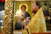 Братия в священном сане сослужили наместнику Божественную литургию.