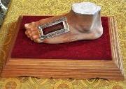 Частица мощей святителя Иннокентия Иркутского.