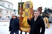 Крестный ход  в стенах обители.