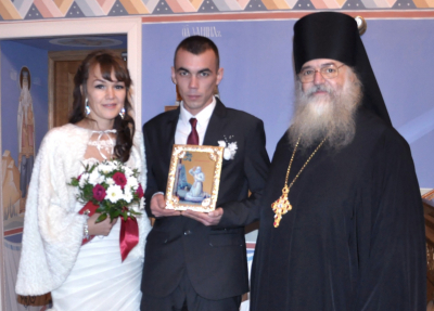 За благословением к батюшке. 