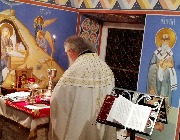 Спаси, Господи, и помилуй благотворящия нам, милующия и питающия нас, давшия нам милостыни, и заповедавшия нам недостойным молитися о них…