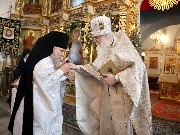 Целование Креста после богослужения