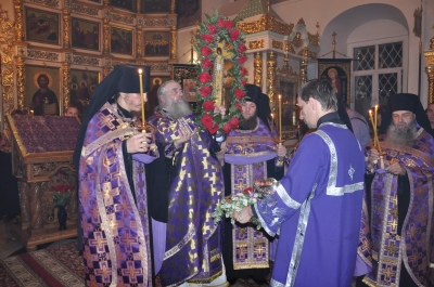 Праздник Воздвижения Честного и Животворящего Креста Господня в Свято-Троицком мужском монастыре г. Чебоксары.