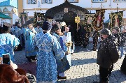 Крестный ход  в стенах обители.