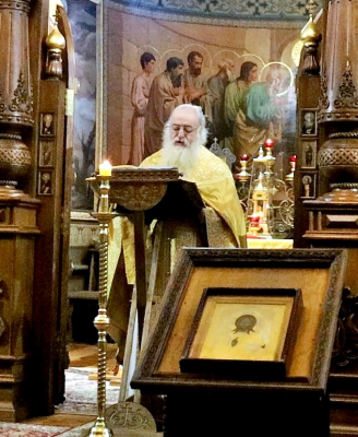 Наместник Свято-Троицкого мужского монастыря г. Чебоксары архимандрит Василий возглавил Божественную литургию в женском монастыре Архангела Михаила с. Комаровка Симбирской Епархии.