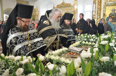 Великий Пяток. Вечерня и вынос Святой Плащаницы.