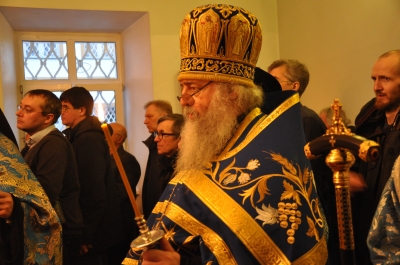 Божественная литургия в праздник Благовещения Пресвятой Богородицы в Свято-Троицком мужском монастыре г. Чебоксары.