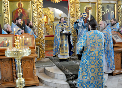 Празднование иконы Божией Матери Иверской.