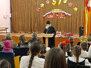 Отец наместник напутствует участников