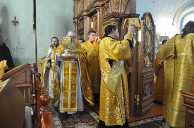 В Неделю пред Рождеством Христовым на подворье Чебоксарского Свято-Троицкого мужского монастыря, в храме Святой Живоначальной Троицы с. Большой Сундырь Моргаушского района.