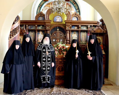 Архимандрит Василий на своем послушании, в самый важный момент жизни своих подопечных находится рядом окормляет и наставляет. 