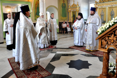 Божественная литургия в день выпускного акта в Чебоксарском Епархиальном центре подготовки церковных специалистов имени святителя Гурия Казанского. 