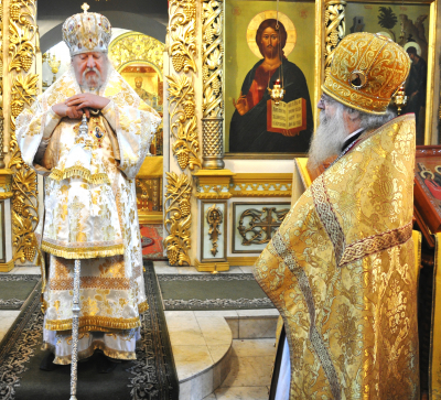 В день празднования памяти Святителя Николая Чудотворца в Свято-Троицком мужском монастыре г. Чебоксары Божественную литургию совершил митрополит Варнава
