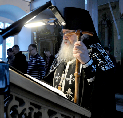 Четверг первой седмицы Великого поста. Великий покаянный канон читает архимандрит Василий (Паскье)- наместник Свято-Троицкого мужского монастыря города Чебоксары.