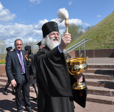 Наместник Свято-Троицкого мужского монастыря города Чебоксары на торжественном мероприятии посвященном принятию присяги сотрудников Управления Федеральной службы судебных приставов по Чувашской Республики.