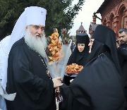 Встреча архиерея в женском монастыре