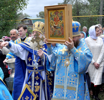 В праздник Успение Пресвятой Владычицы нашей Богородицы наместник Чебоксарского Свято-Троицкого мужского монастыря сослужил епископу Мариинско-Посадскому Игнатию в Храме Успения Пресвятой Богородицы с. Акулево Чебоксарского района.