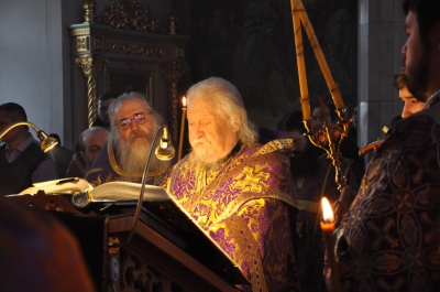 Глава Чувашской митрополии, Высокопреосвященнейший Варнава, митрополит Чебоксарский и Чувашский совершил Чинопоследование Пассии в Свято-Троицкого мужском монастыре г. Чебоксары.