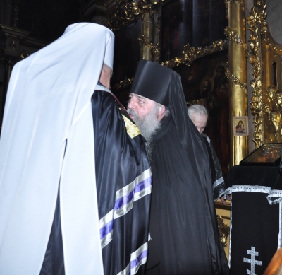 Божественная литургия и Вечерня с чином прощения.