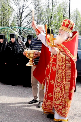 В день памяти преподобномученицы Тамары (Сатси) в Спасо-Преображенском женском монастыре г. Чебоксары Божественную литургию возглавил наместник Свято-Троицкого мужского монастыря г. Чебоксары архимандрит Василий (Паскье).