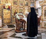 На вечерне чтение паремий праздника.