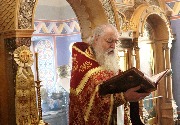 Божественная литургия в Домовом храме обители.