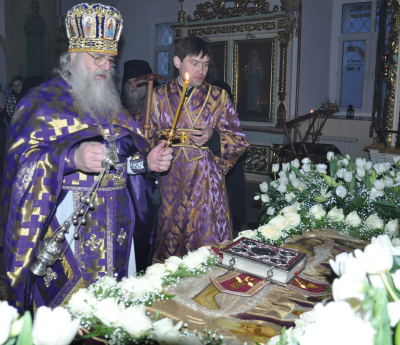 Великая суббота. Утреня с чином погребения Святой Плащаницы.