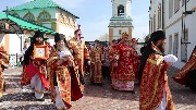 Крестный ход  в стенах обители.