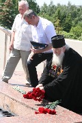 Возложение цветов к Монументу воинской славы