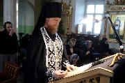 Канон читает иеромонах Зотик
