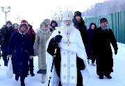 Крестным ходом на источник
