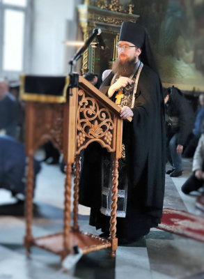 Среда первой седмицы Великого поста, великое повечерие с чтением Великого покаянного канона преподобного Андрея Критского.