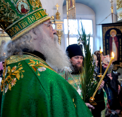 Всенощное бдение в Свято-Троицком мужском монастыре г. Чебоксары в канун праздника Входа Господня в Иерусалим.