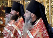 Братия на молебне.