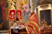 Эконом обители - игумен Вениамин (Куликов) за Божественной литургией в праздник иконы Божией Матери "Живоносный источник".