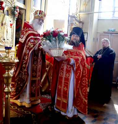 Светлая пятница, день празднования иконы Божией Матери «Живоносный Источник».